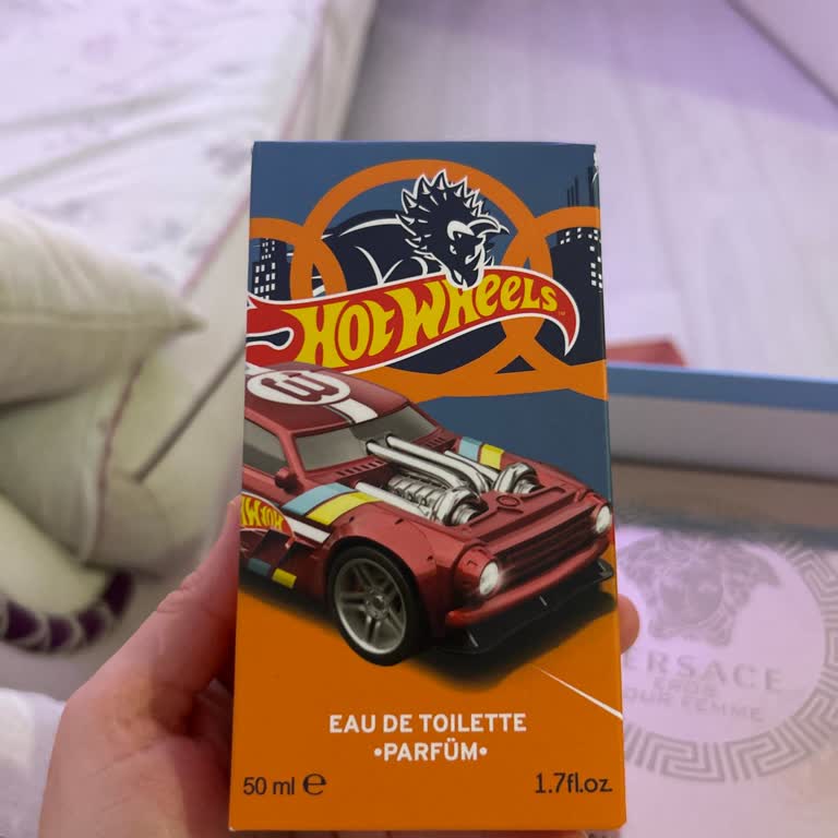 Rossmann'da Satılan Hot Wheels Çocuk Parfümü Su İçeriyor
