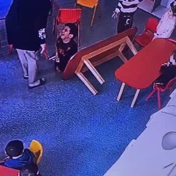 Okul Masalarının Güvensizliği Nedeniyle Çocuğumun Elinde Ciddi Yaralanma Ve Kızımın Kayıt İptali