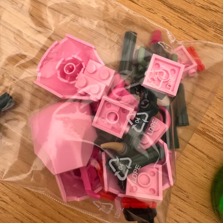 Akasya AVM Lego Çiçek Etkinliğinde Uzun Bekleme Sonrası Tek Kişiye Sınırlama