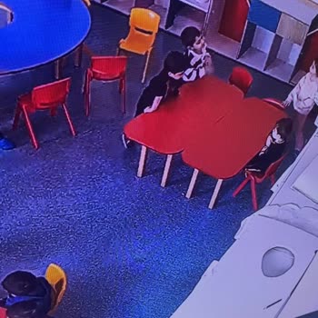 Okul Masalarının Güvensizliği Nedeniyle Çocuğum Yaralandı, Şikayet Sonrası Kızımın Kayıt İptali