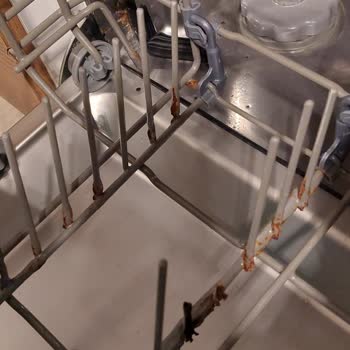 Teka Bulaşık Makinesi Sepetlerinde Pas Ve Kopma, Kocaeli’de Servis Desteği Yok