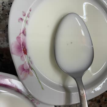 Sütaş Ayranında Görülen Siyah Ve Gri Cisimler Hijyen Skandalı