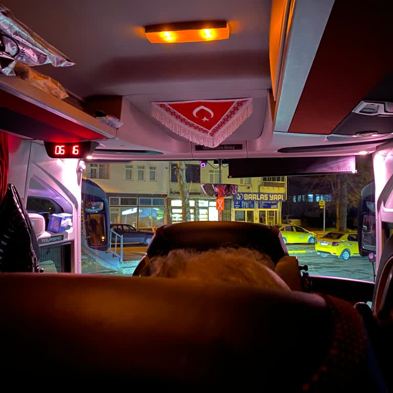 Otobüs İçinde Sigara İçen Şoför Ve Saygısız Tutum Nedeniyle Bilet İadesi Talebi