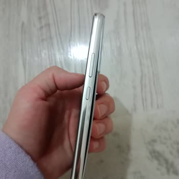 Galaxy S22 Bataryası Şişti Güvenlik Riski Ve Ücretsiz Değişim Talebi