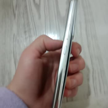 Galaxy S22 Bataryası Şişti Güvenlik Riski Ve Ücretsiz Değişim Talebi