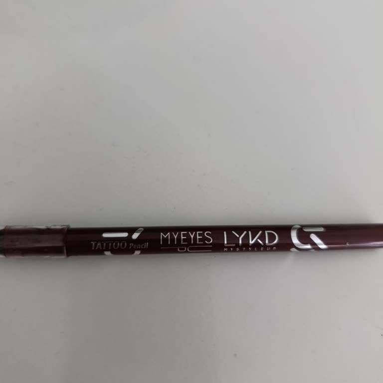 Lykd Göz Kalemi Kullanımından Şiddetli Alerjik Reaksiyon Ve Görme Bozukluğu!