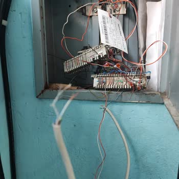 Teknik Ekip Sabit Hat Kablomuzu Kopardı, 24 Saat Çözüm Bekleniyor