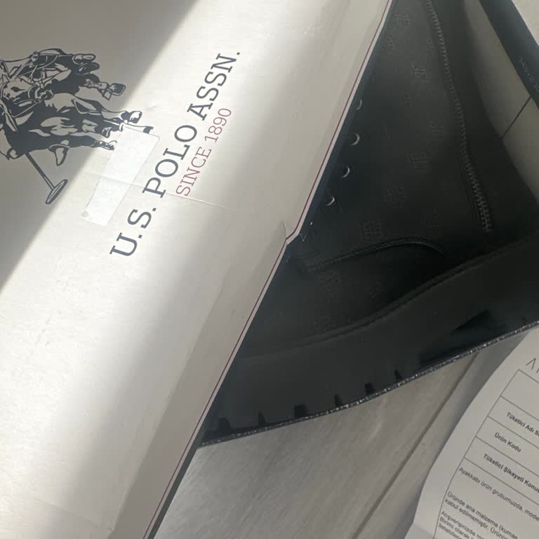 Cardin Ayakkabının Tek Giyişte Bozulması Ve Çalışanların Kaba Davranışı