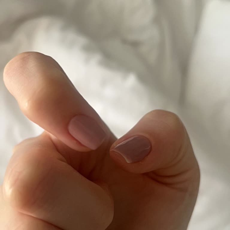 Kalıcı Oje Ertesi Gün Soyuldu, Personel İlgisiz Ve İade Talebi