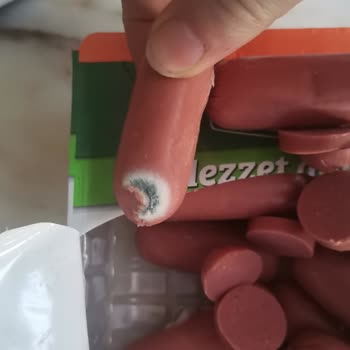 Şok Market’ten Aldığım Banvit Sosisinde Küf Ve Sağlık Endişesi