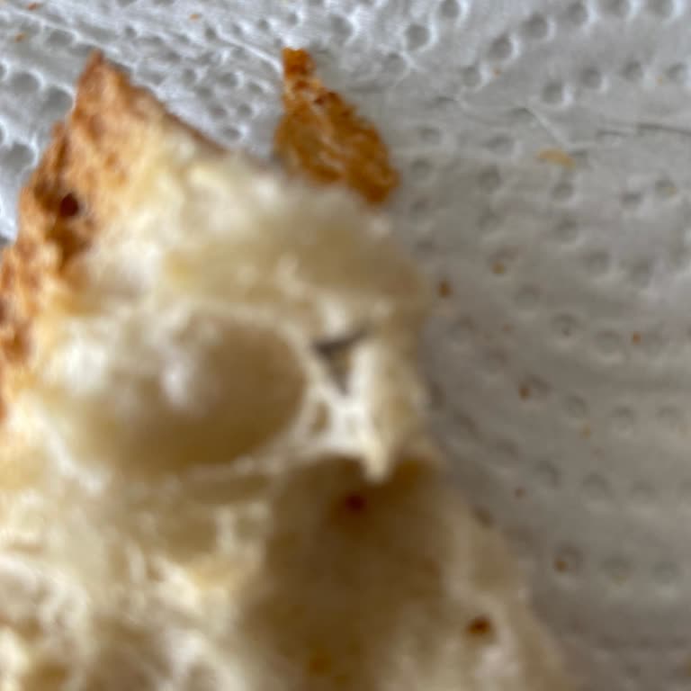 Bahçelievler’deki Çağdaş Market’te Fırın Ekmeğinde Sinek Tespiti