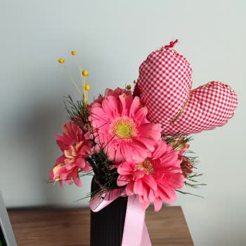 Taze Çiçek Siparişinde Görüntülenen Çiçekle Uyuşmayan Gönderim