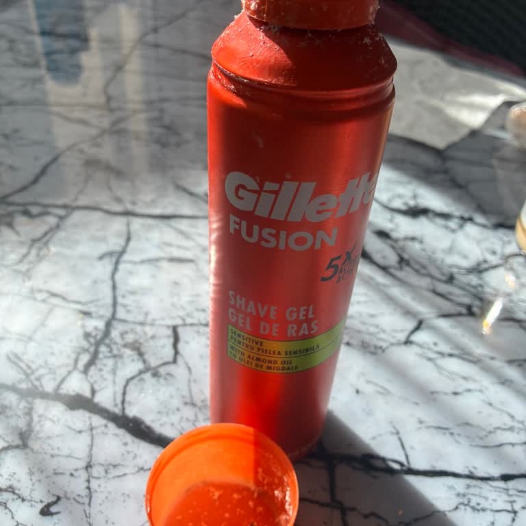 Kullanılmış Gillette Fusion Jel Hassas Ürün Açık Kapakla Teslim Edildi