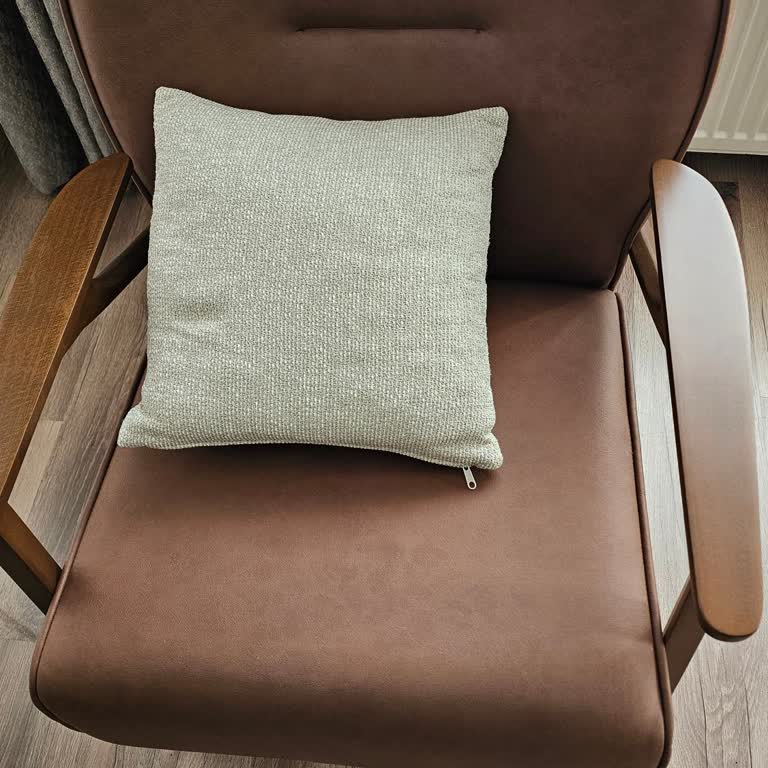 Bilkent Tepe Home'dan Alınan Mobilya Setinde Eksik Yastıklar Ve Üçlü Koltuk Destek Ayakları Sorunu