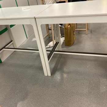 IKEA Kartal Mağazasında Yemek Alanı Sandalye Eksikliği