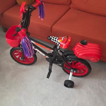 Kırık Akülü Araba Ve Hasarlı Bisiklet İçin Ürün Değişimi Ve İade Talebi