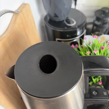 Tefal Çay Makinesinin Kapağı Kırıldı, Ücretsiz Değişim Talebi