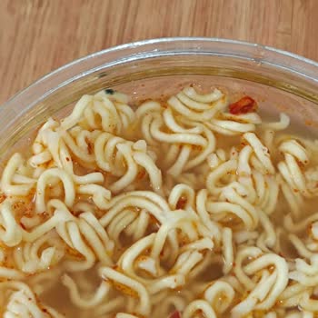 İndomie İndomi Spesiyal Ürününde Küfe Benzeri Oluşum Sağlık Endişesine Neden Oldu