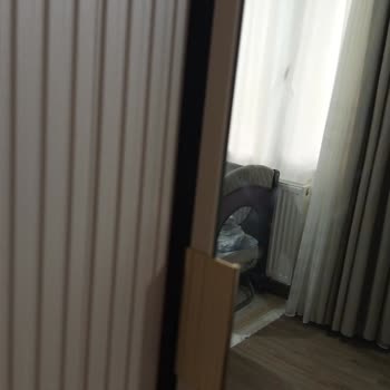 Aynalı Dolap Kapakları Ve Makyaj Masası Çekmecesi Kapanmıyor