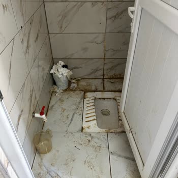 Kilyos Mezarlığı Tuvaletlerinde Sürekli Kirli Ve Kötü Koku Şikayeti