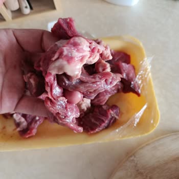 Carrefour'dan Bozuk Kuşbaşı Et Ürünü İçin İade Talebi