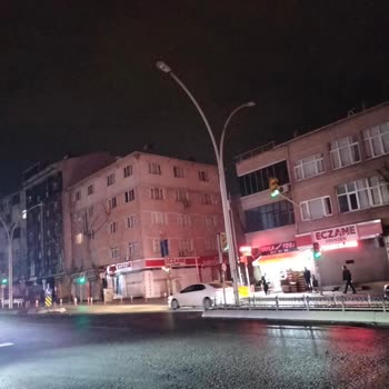 Boğaziçi Elektrik - Bedaş Çukurçeşme Caddesi Aydınlatması Kapalı Kadın Ve Çocuk Güvenliği Tehlikede