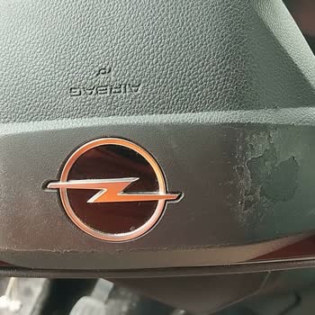 Opel Combo Van’da Airbag, Çarpışma Önleyici Ve Direksiyon Sorunları Çözülmedi