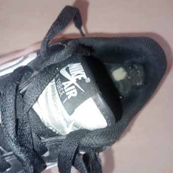 Nike Air Force 1'te Erken Deformasyon Ve Garanti Reddi