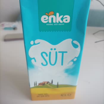Enka Süt Sütün Üst Kısmı Su Gibi, Alt Kısmı Yoğurt Kıvamında