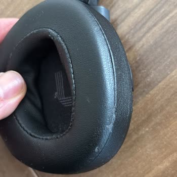JBL Tune 720BT Kulaklıkta Kısa Sürede Ped Soyulması Ve Plastik Kapağın Açılması