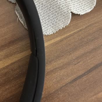 JBL Tune 720BT Kulaklıkta Kısa Sürede Ped Soyulması Ve Plastik Kapağın Açılması