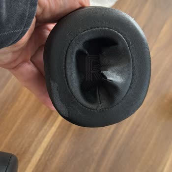 JBL Tune 720BT Kulaklıkta Kısa Sürede Ped Soyulması Ve Plastik Kapağın Açılması