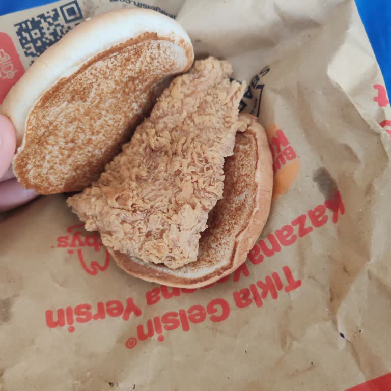 Eksik Ketçap Ve Boş Hamburger Nedeniyle Ücret İadesi Talebi