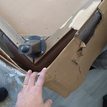 Kırık Koltuk Ve Teslim Edilmeyen Sandalyeler Hakkında Acil Müdahale Talebi