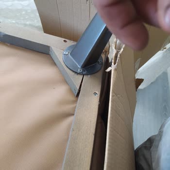 Kırık Koltuk Ve Teslim Edilmeyen Sandalyeler Hakkında Acil Müdahale Talebi