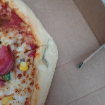 Hamuru Pişmemiş Ve Küflü Pizza, Çözüm Reddedildi