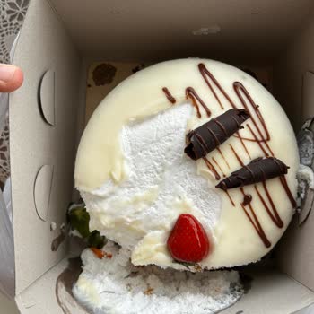 Kırık Pasta Ve Yetersiz Kupon Teklifi 500 TL Tam İade Talebi