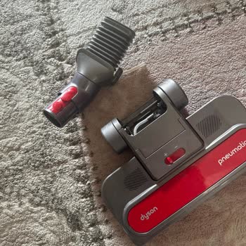 Dyson Süpürge Başlığı İkiye Ayrıldı, Çekim Gücü Yok Ve Yedek Parçalar Pahalı