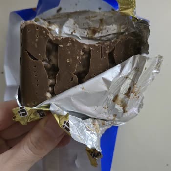 Ülker Fındıklı Çikolatası Bozuk Ve Eksik, Koku Ve Renk Sorunu