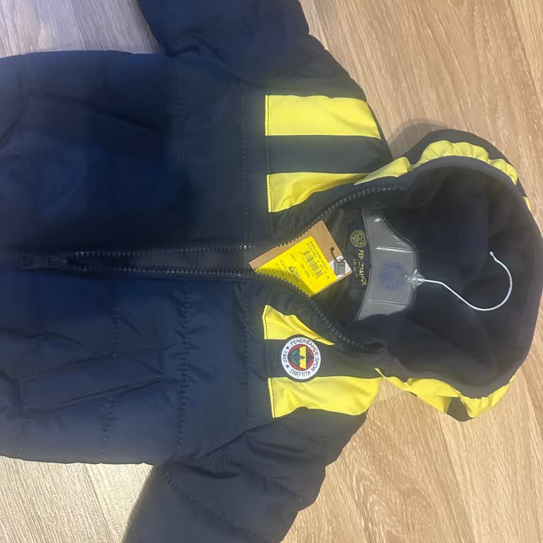 Etiketi Üzerinde Olan Çocuk Montunun Beden Değişimi Reddi