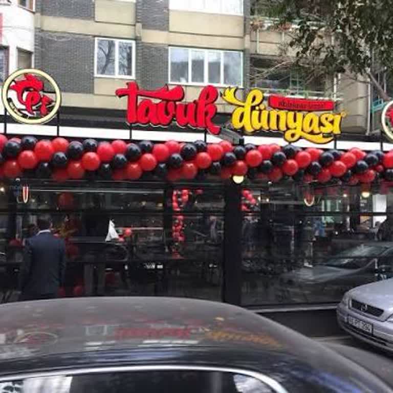 Tavuk Dünyası İzmit Şubesinde Garsonların Müşteriyi Görmezden Gelmesi Ve Sipariş Alınmaması