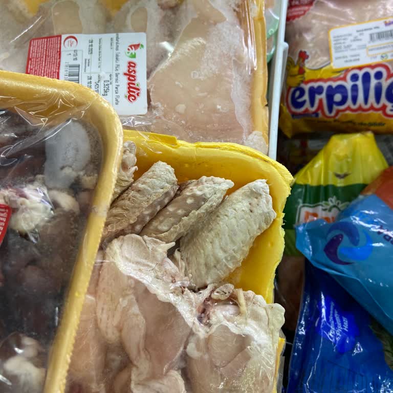 Konya Akşehir A101 Şubesi Açılmış Tavuk Paketleri Ve Hijyen Sorunu