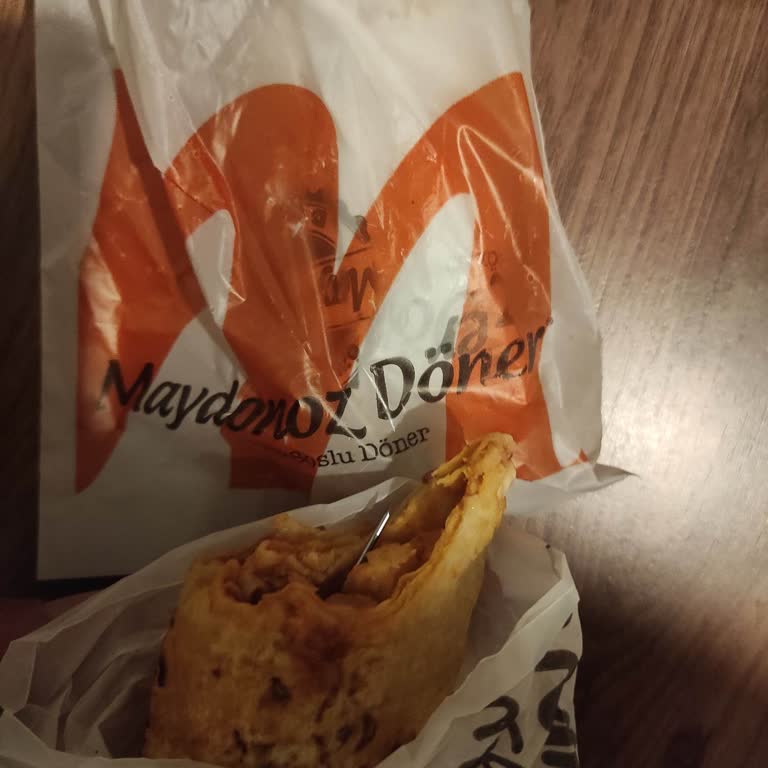 Dönerde İki Santimetre Demir Parçası Bulunması Aile Sağlığını Tehlikeye Attı