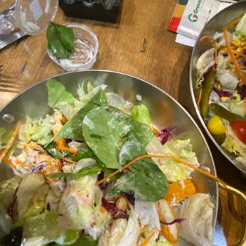 Greensalads Şubesinde Salata İçinde Böcek Ve Özürsüz Çalışan Tutumu