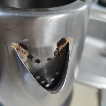 Arçelik Çaycıda Pas Sorunu Ve Sağlık Endişesi