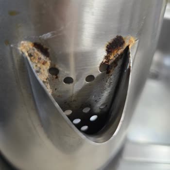 Arçelik Çaycıda Pas Sorunu Ve Sağlık Endişesi