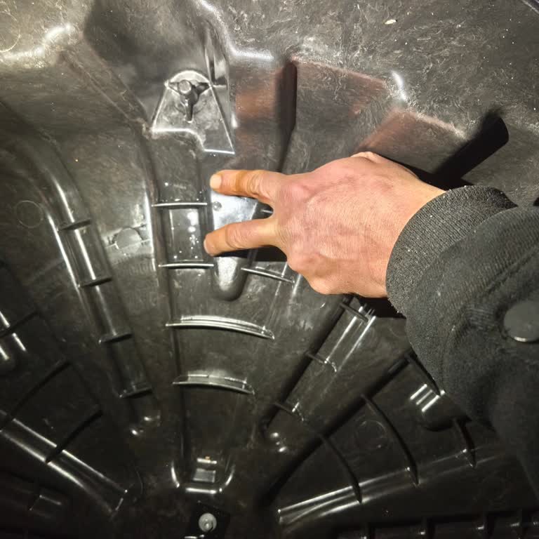 Renault Megane Bagajında Su Sızıntısı Yeni Araçta Hayal Kırıklığı