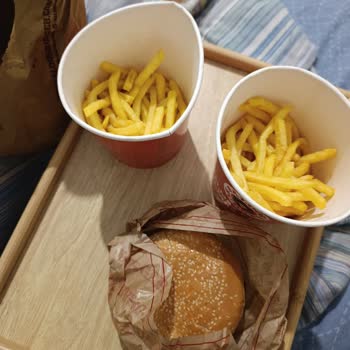 Eksik Tavuk Burger Ve Yanlış Patates Gönderimi