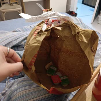 Eksik Tavuk Burger Ve Yanlış Patates Gönderimi