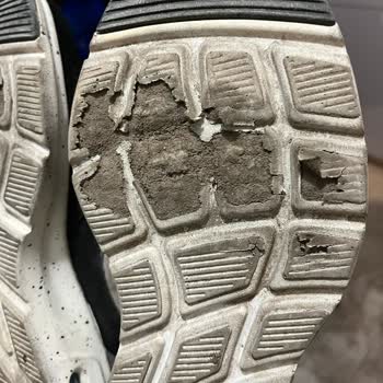 Skechers Air Court Ayakkabısının Tabanı Hızlı Derin Aşınma Gösterdi